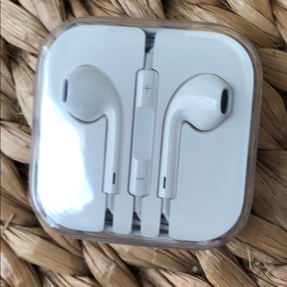Apple Earbuds NEW!